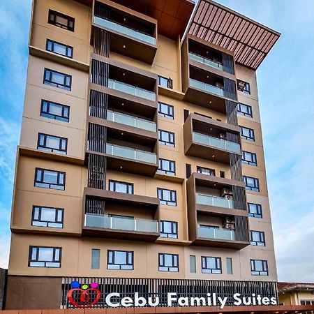 Cebu Family Suites Powered By Cocotel Екстер'єр фото